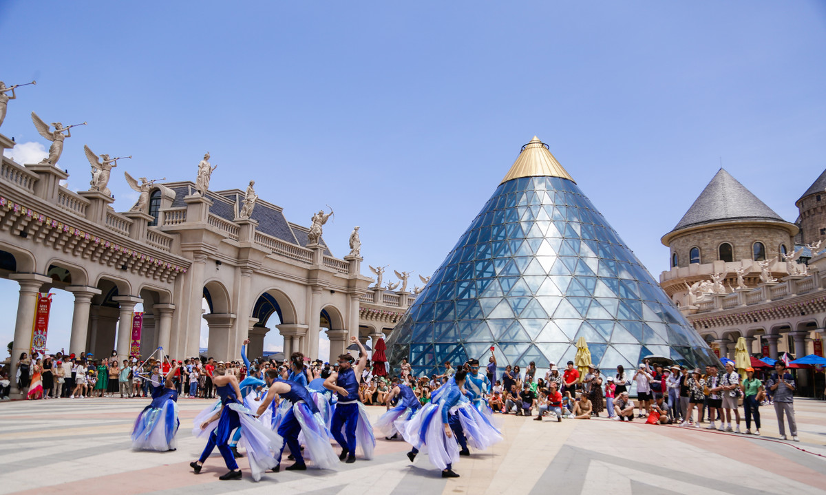 Tap chi Uc: Sun World Ba Na Hills khien Da Nang thu vi hon voi du khach-Hinh-3