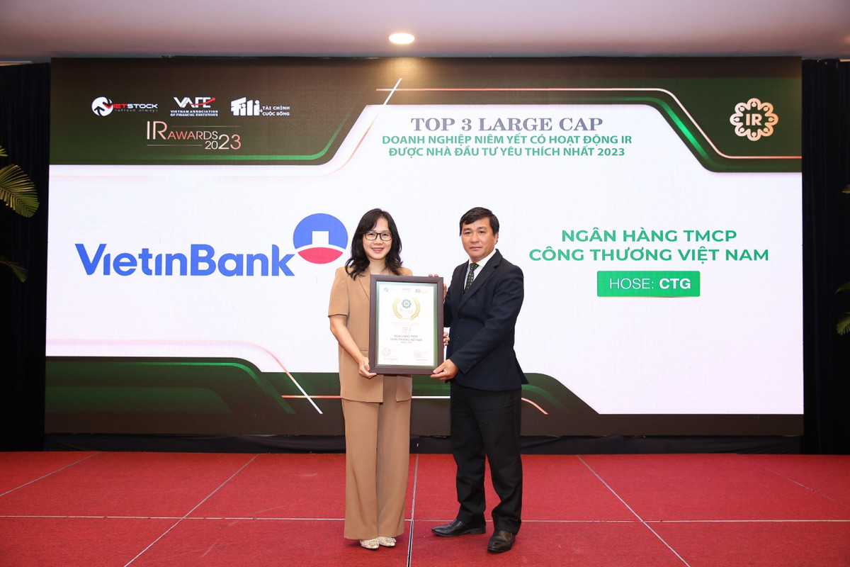VietinBank gianh giai Top 3 Doanh nghiep niem yet co hoat dong quan he nha dau tu yeu thich nhat 2023