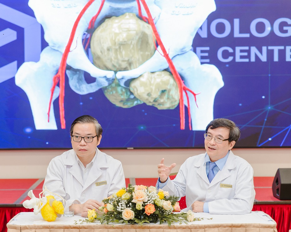 Chang trai tre vuot “cua tu” sau ca phau thuat khoi u xuong khong lo cuc hiem gap-Hinh-5