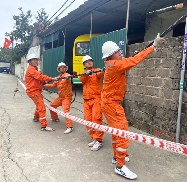 EVNHANOI đang nỗ lực để đảm bảo cung ứng điện an toàn, liên tục và ổn định phục vụ Thủ đô trong năm 2023 EVNHANOI dang no luc de dam bao cung ung dien an toan, lien tuc va on dinh phuc vu Thu do trong nam 2023