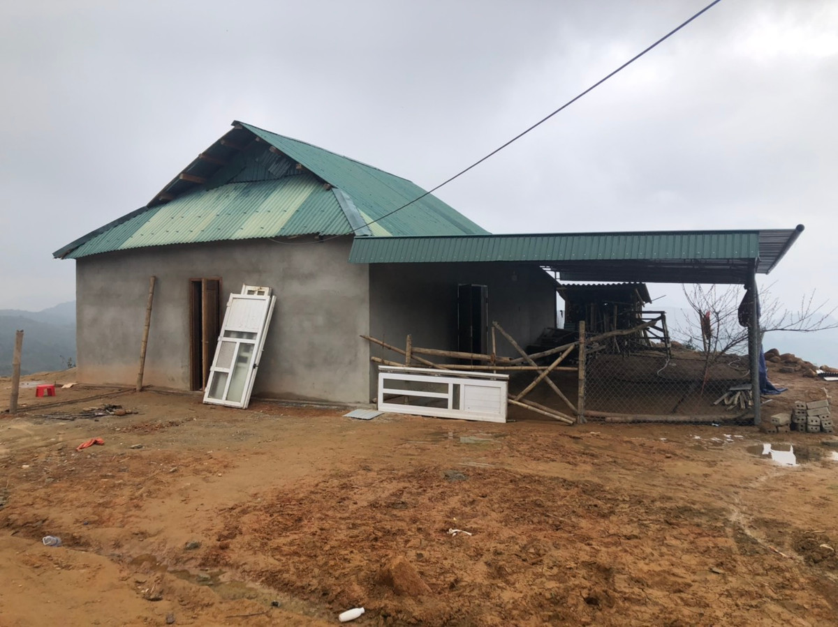 Bàn giao 10 ngôi nhà tình nghĩa cho người dân xã biên giới Na Ngoi - Hình 2 Ban giao 10 ngoi nha tinh nghia cho nguoi dan xa bien gioi Na Ngoi-Hinh-2