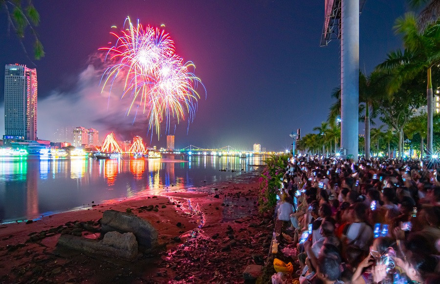 Đà Nẵng cần làm gì để không “đánh rơi” thương hiệu “thành phố pháo hoa” Da Nang can lam gi de khong “danh roi” thuong hieu “thanh pho phao hoa”