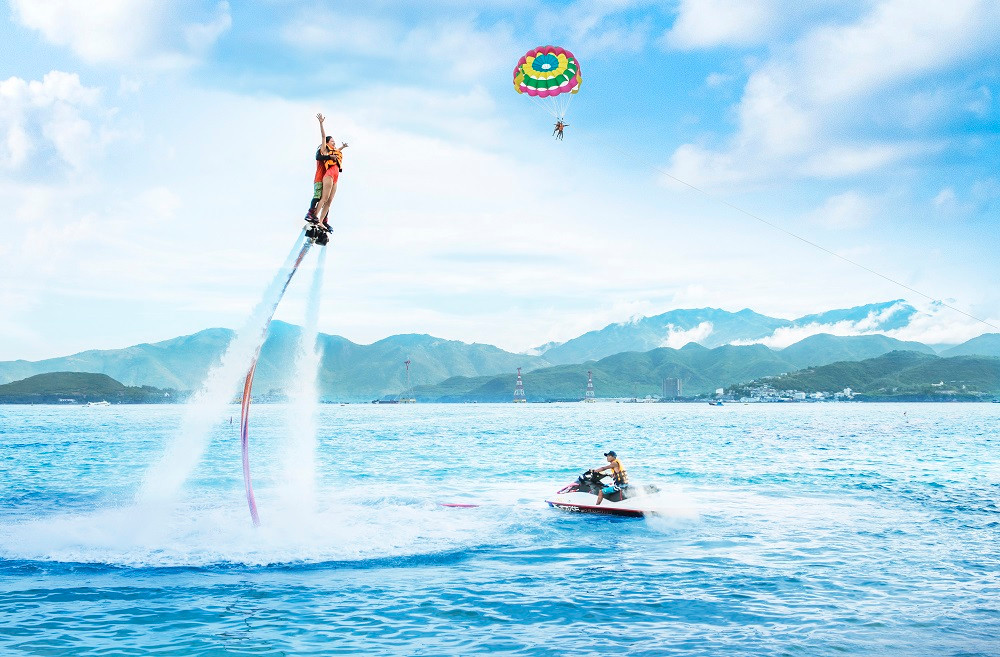 Dat ngay combo sieu hot VINPEARL X 8WONDER don he dieu ky cung Charlie Puth-Hinh-4