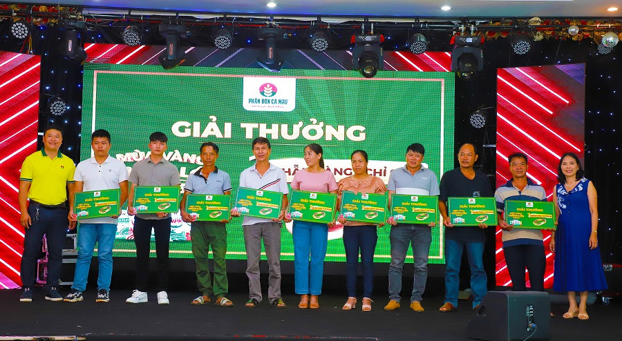 Mua vang thang lon 2023: Hang tram chi vang 99.99 da toi tay ba con nong dan-Hinh-2
