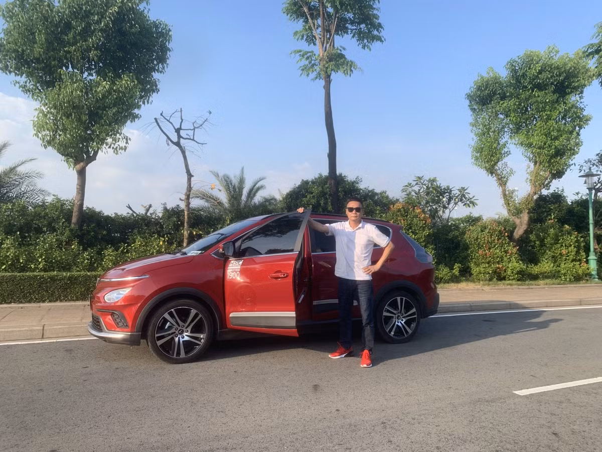 Hai loi the khien o to dien ngay cang ap dao xe xang-Hinh-4