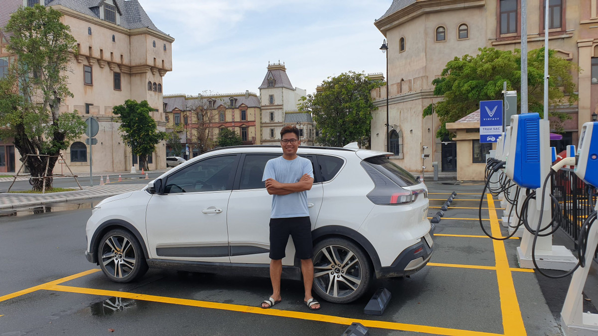 Hai loi the khien o to dien ngay cang ap dao xe xang-Hinh-2