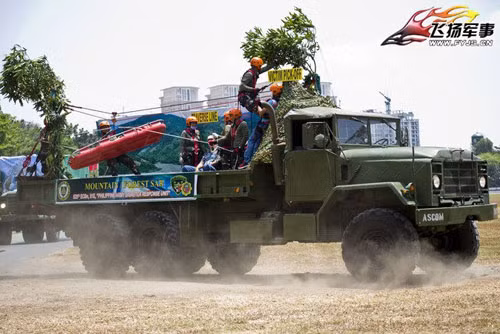 Dan mang Trung Quoc che toi ta cuoc duyet binh cua Philippines-Hinh-11