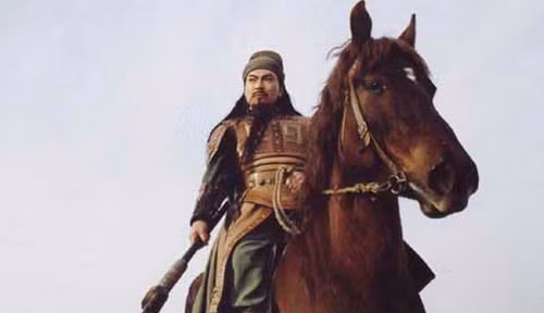 Chi tiet gay soc chung to Luu Bi la cao thu vo lam-Hinh-2