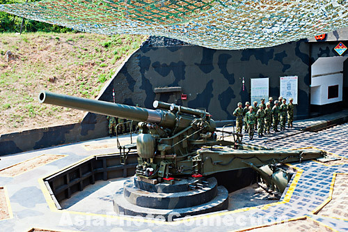 Nhiều người nghĩ rằng cho đến nay, khẩu pháo này vẫn còn tồn tại nhưng một đoạn phim đã chứng minh nó vẫn đang phục vụ trong lực lượng vũ trang Đài Loan. Trong video, binh sỹ Đài Loan vần trục khẩu pháo tại căn cứ của nó ở Kim Môn sau đó khai hỏa với một tiếng nổ rất lớn.