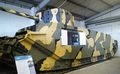 Theo trang wiki.wargaming, xe tăng TOG-2 có ưu điểm là bắn nhanh, sức công phá và độ chính xác tuyệt vời, có thể hạ gục bất kỳ xe tăng hạng trung, hạng nặng nào. Tuy nhiên nhược điểm của nó là có kích thước khổng lồ và tốc độ chậm nên dễ trở thành mục tiêu. Do kích thước lớn, TOG-2 rất dễ bị pháo chống tăng nhắm bắn.