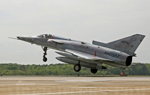 Trong khi đó theo mạng Sina, Kfir Block 60 là một máy bay chiến đấu tốt phù hợp với thập niên 1970 đến 1980, nhưng do hiệu suất kém nên trong trận chiến Bekaa Valley ở cuộc chiến tranh ở Trung Đông, Israel đã không đưa nó vào nhiệm vụ tấn công mặt đất mà sử dụng F-15 và F-16.