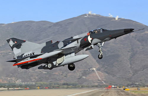 Một số cư dân mạng Pakistan nhận xét: “Không mua JF-17 là một mất mát của họ”. Một số người khác lại cho rằng: “Mua tên lửa chống hạm mới của Trung Quốc cũng cần tiền, họ không mua được... JF-17 so với Kfir Block 60 mạnh hơn nhiều, người Argentina đúng là mắt cao tay thấp”.