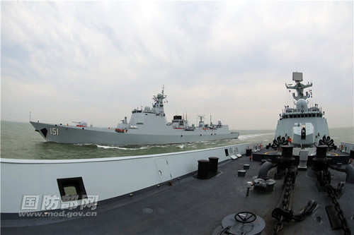 Cang thang tau chien Trung Quoc na phao du doi tren bien-Hinh-10