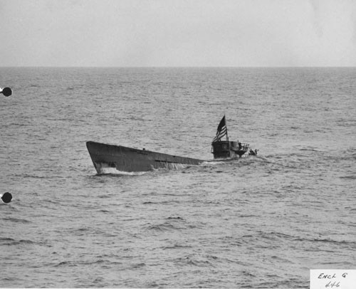 Lúc 11h ngày 4/6/1944, nhóm 22.3 đã phát hiện chiếc U-505 ở vị trí cách bờ biển Rio de Oro 150 dặm. Sóng sonar tiếp xúc cho thấy tàu U-boat chỉ cách chiến hạm Chatelain 800 yard (1 yard bằng 0,9m)..