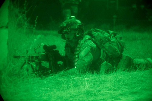 Kính nhìn đêm sẽ được trang bị phổ biến cho binh sỹ quân đội Mỹ vào năm 2016. Kính cung cấp cho binh sỹ khả năng phát hiện tín hiệu nhiệt trên một khu vực rộng lớn hơn.