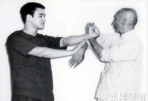 Giai thoai la lung ve quan he Diep Van - Ly Tieu Long