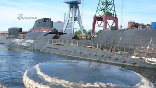 Vì quốc gia không có tiềm lực hùng hậu nên những con tàu khổng lồ có thể hủy diệt thế giới này cũng không thoát khỏi số phận bị chết yểu. Trong khi đó mười mấy tàu ngầm lớp Ohio của Mỹ được đưa vào phục vụ gần như cùng thời kỳ với tàu lớp Typhoon đến nay vẫn đang hoạt động. Sự tương phản trong số phận giữa hai loại tàu ngầm này đã nói lên nhiều điều.