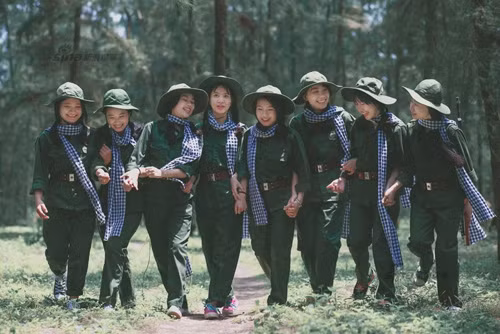 Một người ở Quảng Đông suýt xoa: “Ôi các muội muội Việt Nam”.