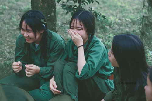 Trước những hình ảnh này thì bảo sao các cư dân mạng Trung Quốc không đốn tim cho được.