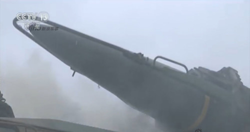 Trung Quốc đã thử thành công Đông Phong 4 từ năm 1971 nhưng đến năm 1984 mới trang bị loại này cho quân đội do thiếu nguồn lực để sản xuất hàng loạt.