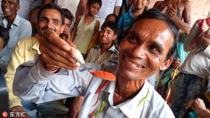 Chuyen la hom nay: Di nhan an toi 3kg ot va tieu den moi ngay-Hinh-3