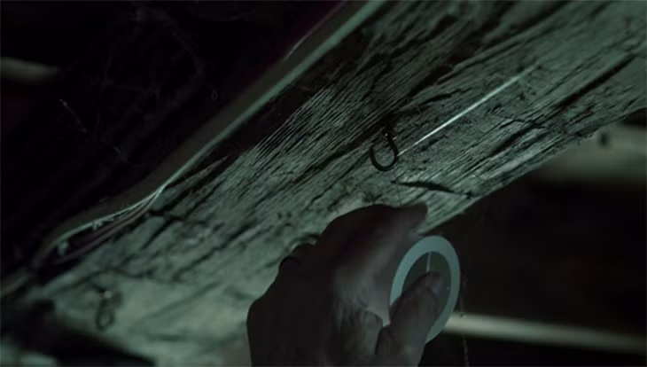 Các chuyên gia tin rằng Louis đã bị giết chết trong nháy mắt bởi chiếc bẫy số 18 của mình. Chiếc bẫy được giấu trong một chiếc tủ đựng đồ sành sứ và được kích hoạt bằng cách di chuyển một chiếc nồi đựng súp. Có lẽ Louis đã đãng trí quên mất và trước khi giết chết được người thân, ông đã chết do chính chiếc bẫy mình sắp đặt. (Nguồn Youthwant)