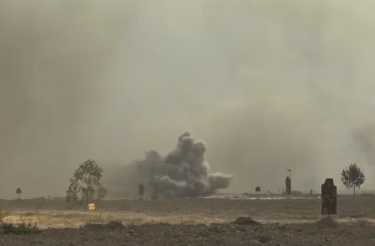 Hỏa lực trong trận địa địch bị ta tiêu diệt.