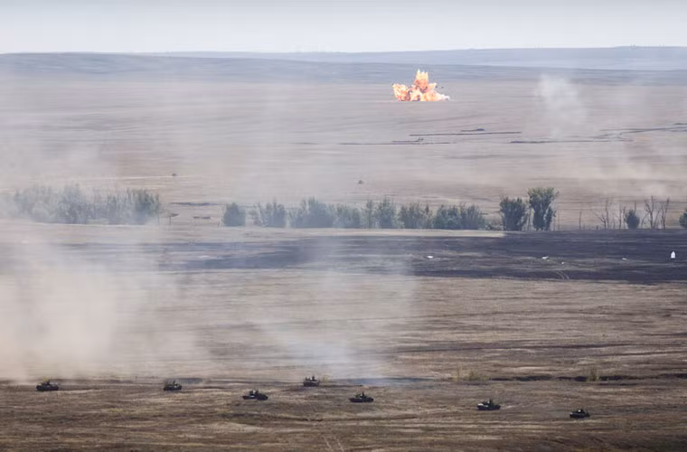 Các quan chức quân sự cho biết cuộc tập trận nhằm kiểm tra sự sẵn sàng của quân đội trong việc "xử lý các nhóm quân liên kết nhằm khống chế một cuộc xung đột vũ trang quốc tế". Các binh sĩ sẽ giả lập "chặn và phá hủy đội hình vũ trang bất hợp pháp trong chiến dịch chung", Bộ cho hay.