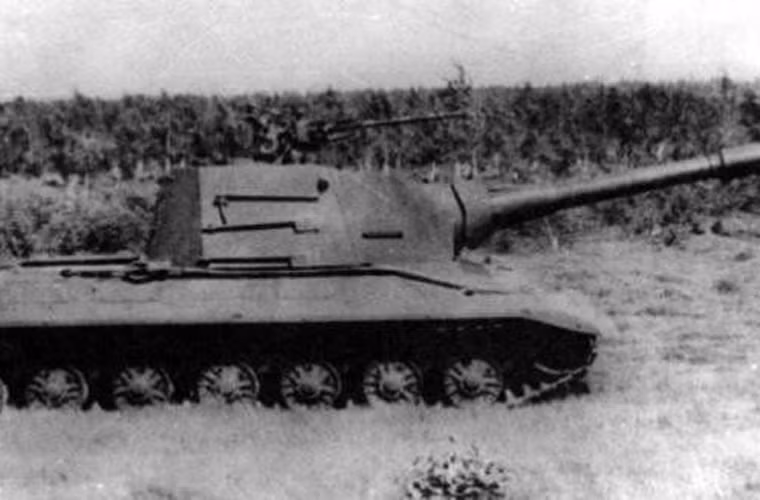 Tuy nhiên phần hông của Object 268 chỉ dày 60mm, đây là nhược điểm lớn với pháo chống tăng không có tháp pháo thời Chiến tranh Thế giới 2. Bởi xe tăng những năm 1950 đã sở hữu những khẩu pháo mạnh mẽ cùng tính cơ động rất cao có thể đánh tạt sườn, tập hậu.