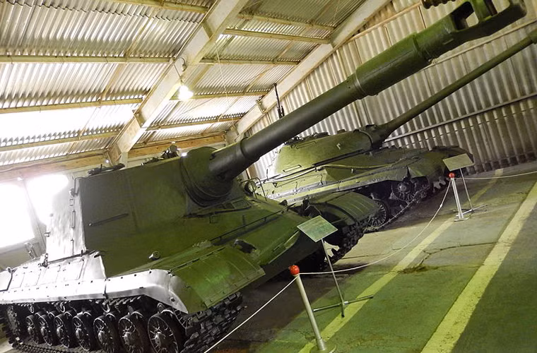 Pháo chống tăng tự hành Object 268 được trang bị kính ngắm TS-2A khi trực chiến gần và kính ZIS-3 khi ngắm bắn tầm xa.