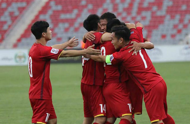 Viet Nam xep hang tren FIFA: Giat minh ket qua khong ngo