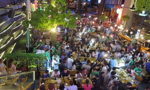 Su that dong troi o vu truong tra hinh quan bia Pocpoc beer garden