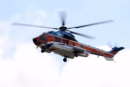 Hiện tại, mức giá thuê trực thăng cứu hộ phụ thuộc vào nhiều yếu tố như loại trực thăng, số giờ bay, hành trình đến đâu…. Một chiếc mang hiệu MI 17 - 24 chỗ ngồi, có giá thuê khoảng 4.800 USD/giờ (114 – 124 triệu đồng).