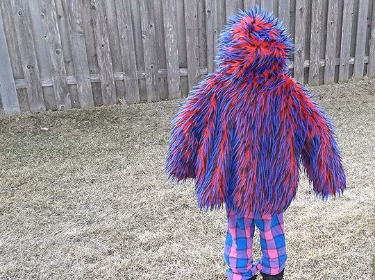 Một chiếc áo khoác trẻ em lấy cảm hứng từ monster (quái vật).