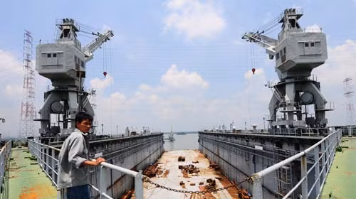 Trên báo Pháp luật TP HCM, đại diện Vinalines cho hay hiện ba công ty trực thuộc tiếp nhận từ Vinashin đang chuẩn bị cho phá sản gồm: Tổng Công ty TNHH một thành viên Vận tải viễn dương (Vinashinlines), Công ty Cổ phần Vận tải Dầu khí Việt Nam (Falcon), Công ty TNHH MTV cảng Năm Căn (Cà Mau). Sau khi phá sản 3 doanh nghiệp này, khoản lỗ sẽ giảm.