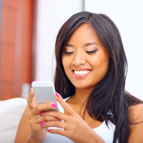 Họ đánh giá cao những cử chỉ nhỏ. Tạo bất ngờ cho đối tác khi mặc một bộ cánh gợi cảm mới, một câu nói “tục” trong lúc giao ban, một món ngon mà chàng thích hoặc một tin nhắn khơi gợi vào giờ nghỉ trưa “em rất nhớ anh”, “anh muốn được hôn em một cái thật lâu”… 