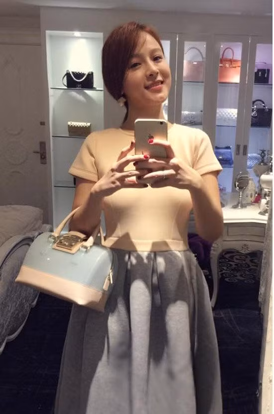 Loat phu kien hang hieu tram trieu cua hot girl Viet-Hinh-12