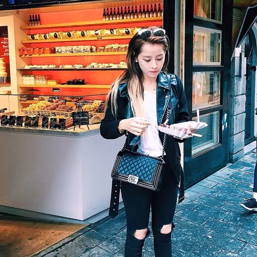 Loat phu kien hang hieu tram trieu cua hot girl Viet-Hinh-4