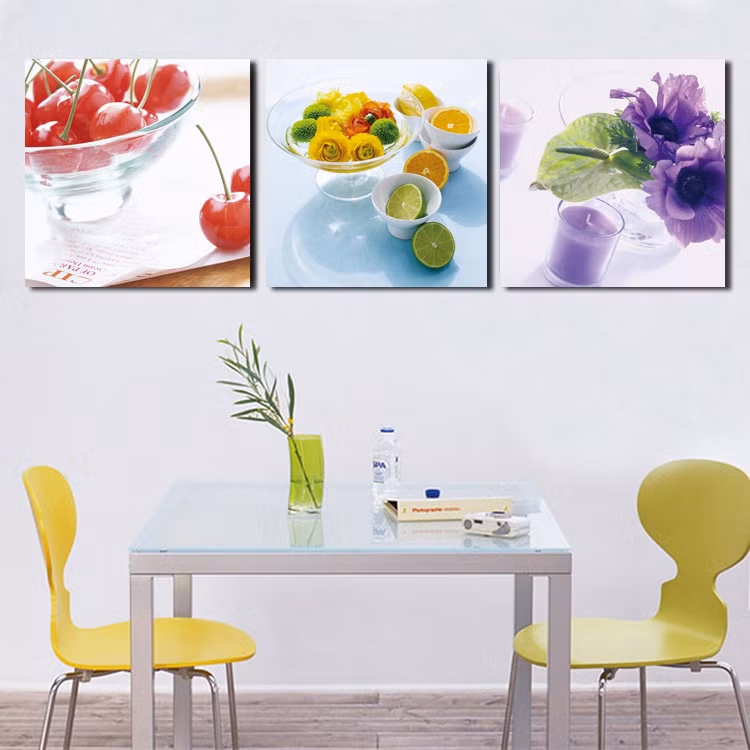 Một bộ tranh treo tường có thể là gợi ý không tồi.