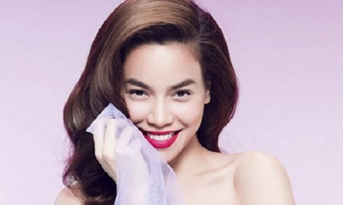 Khoe banh dat vang: Ho Ngoc Ha lon dau ma dai?