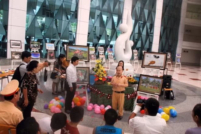 Da Nang giup cau be ung thu thuc hien uoc mo lam canh sat-Hinh-3