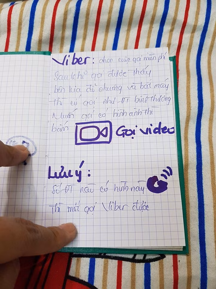 Nhờ những hướng dẫn xài điện thoại của Hang Thai mà mẹ cô đã tự chụp hình, coi viber... Tuy đôi lúc vẫn còn nhầm lẫn với nhiều ứng dụng, công cụ trong điện thoại nhưng cũng đã có Hang Thai hỗ trợ mẹ. Hang Thai cho hay: "Nếu ai đó gọi lỡ cho mẹ thì cuộc gọi đó sẽ được chuyển vào máy mình, do đó, mẹ sẽ không lỡ cuộc gọi quan trọng nào".