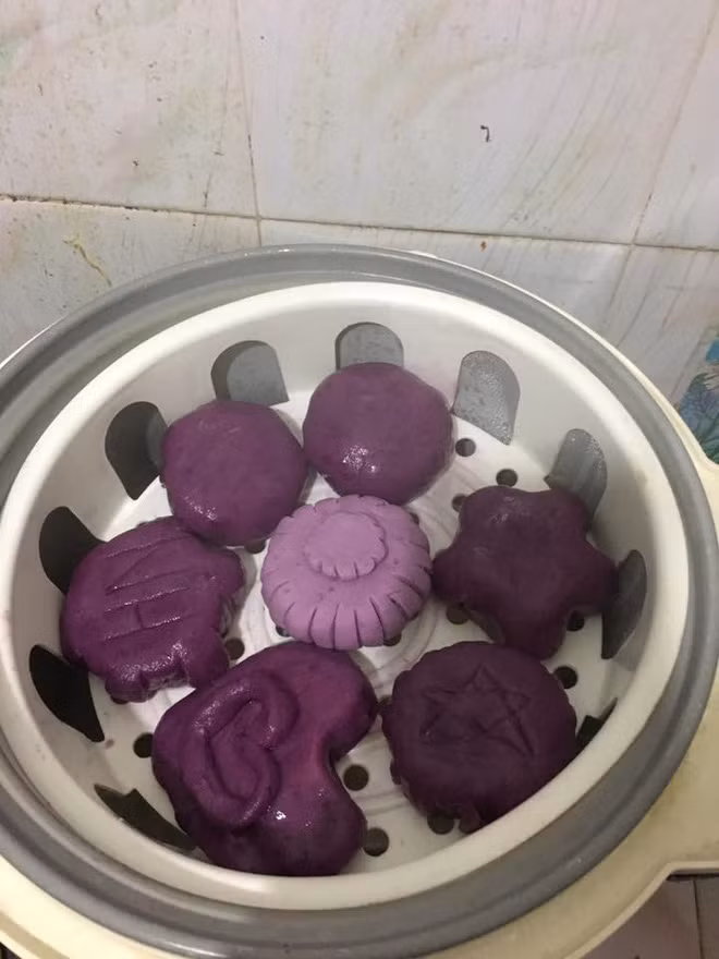 Cũng trăng, sao đầy đủ... nhưng trung thu sao mờ mịt quá!