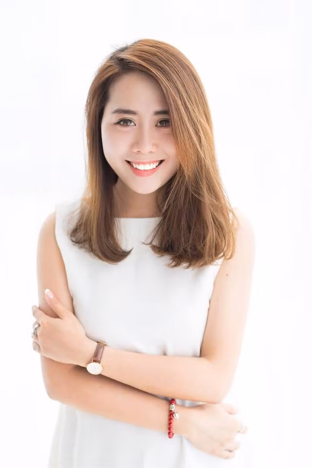 Dù với style nào, năng động hay dịu dàng thì ở cô giáo trẻ luôn toát lên thần thái xinh đẹp hút hồn.