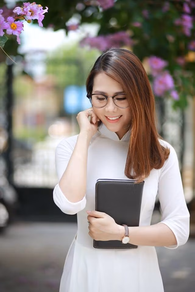 Cô giáo trẻ tâm sự luôn cảm thấy háo hức vào mỗi dịp năm học mới, được đón những học sinh lớp 1 chập chững bước vào trường.