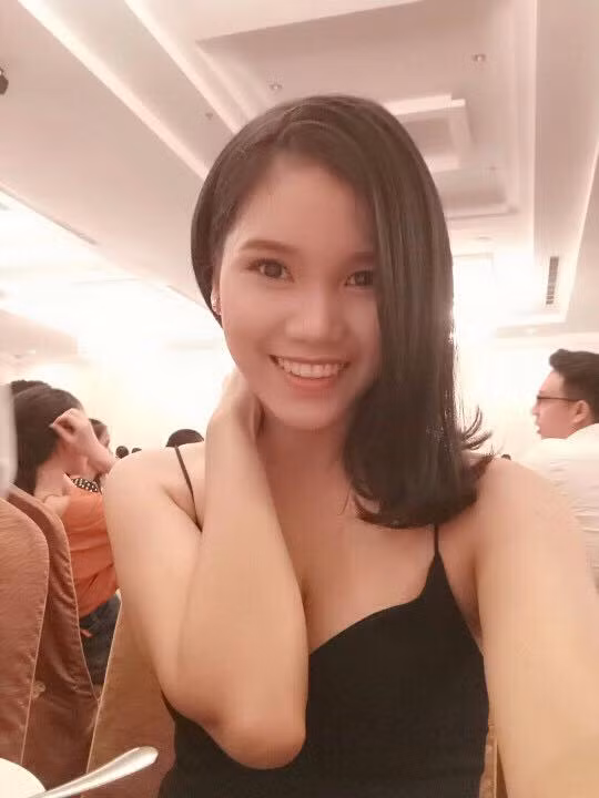 Trong số "3 thiên thần áo trắng", cư dân mạng đặc biệt quan tâm đến Bảo Sương (giữa). Bảo Sương đã cố gắng làm bà mối cho anh trai và cô gái Ngọc Ánh (24 tuổi, quê Tiền Giang, nhân viên văn phòng) trong chương trình. Điểm cộng cho cô em gái này chính là giọng nói rất dễ thương, nhẹ nhàng.