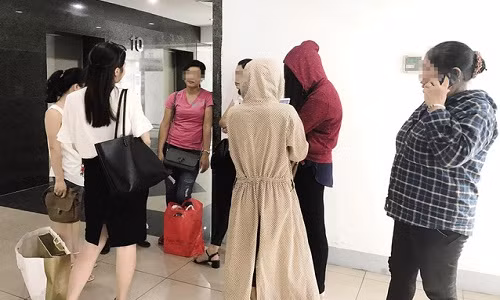 Den Spa DeAura lam dep, khach hang thanh con no ngan hang