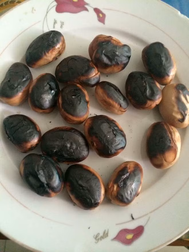 Nếu chồng muốn ăn hạt mít luộc, hãy tự vào bếp, đừng nhờ ai, nhất là vợ!