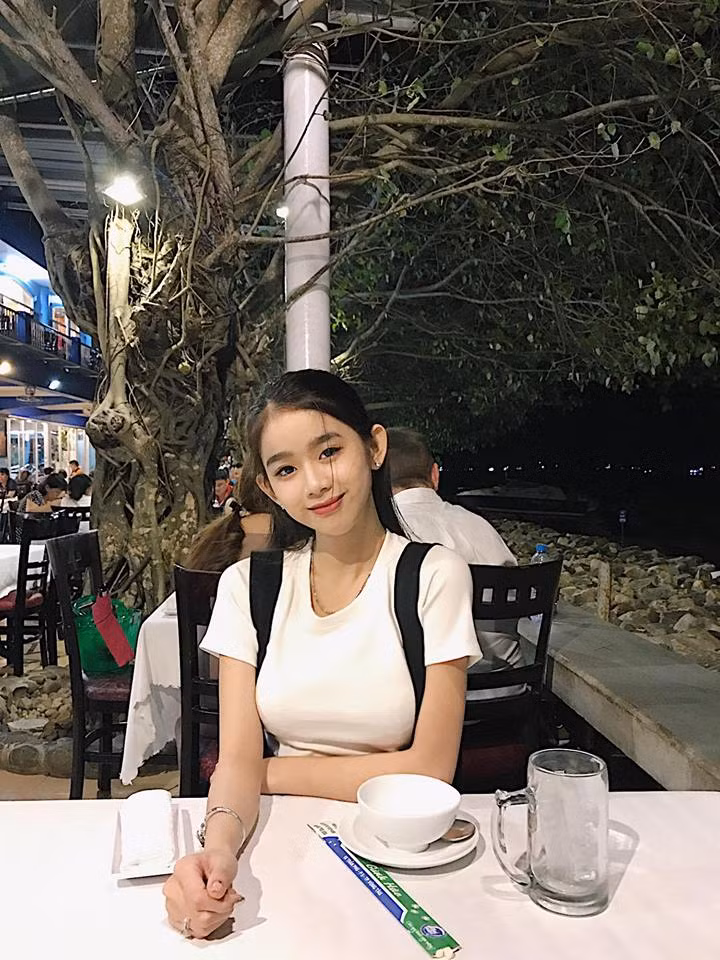 Trên trang cá nhân, Đan Thư chia sẻ cô khá bất ngờ khi đoạn video của mình lại được quan tâm nhiều đến vậy. Đồng thời, cô gái cũng gửi lời cảm ơn đến mọi người.