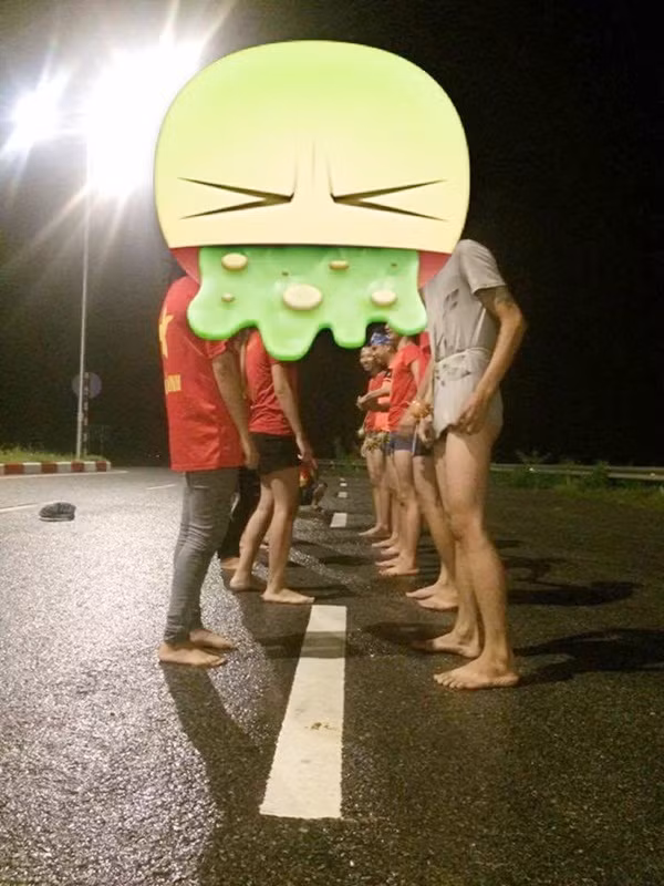 Phan no voi tro choi "bien thai" cua nhom dan phuot-Hinh-3